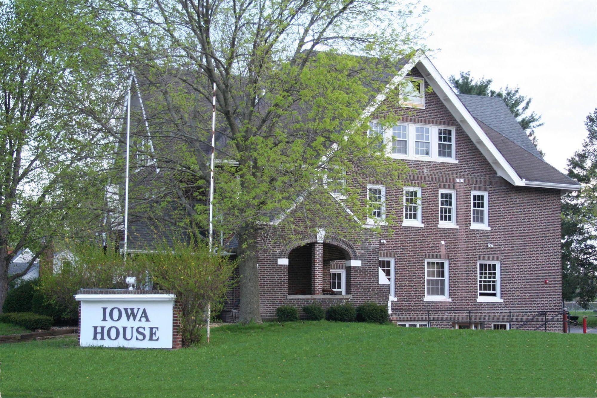 Iowa House Hotel Ames Exterior foto